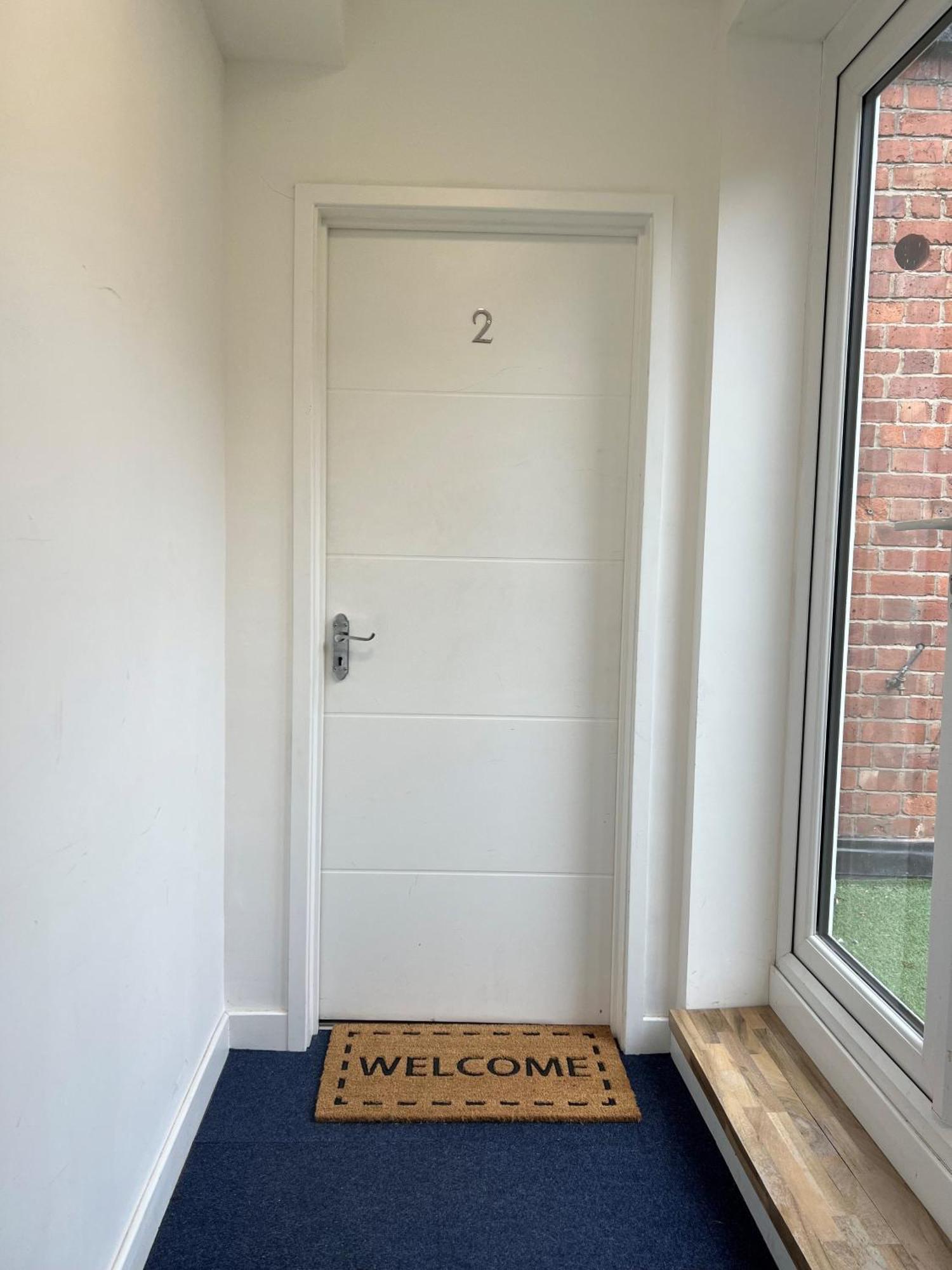 Premium Offer L Last-Minute Escape L Aj Properties L High Street Cheltenham L Parking L Ideal For Short Or Long Stays - Town Centre Apartment, 4 Beds, 1 Bathroom Exterior foto